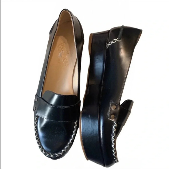 Deux Souliers Black Stitch Platform Loafers Size 41
Approx 1.5” platform - Picture 2 of 7